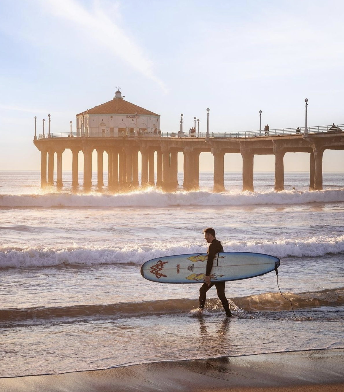 Experience the beauty of California's coastline with Kindred's home exchange network. Take a bike ride on the winding paths and enjoy the sunny skies while getting close to the ocean. Visit the pier and explore an amazing aquarium filled with beautiful aquatic creatures. Perfect for outdoor enthusiasts and young families, make your beach vacation unforgettable with Kindred.